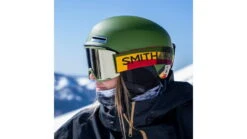 Smith Squad XL Goggle -Hagan Snow Shop opplanet smith squad xl goggle chromapop sun black gold mirror high fives m006750mo99mn av 4